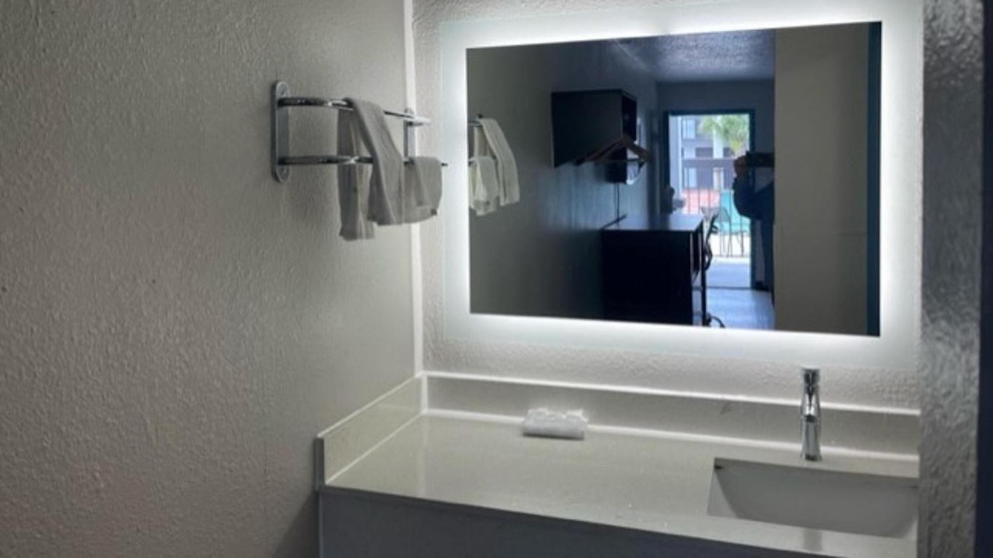 Motel 6 Baton Rouge East, La I12 外观 照片