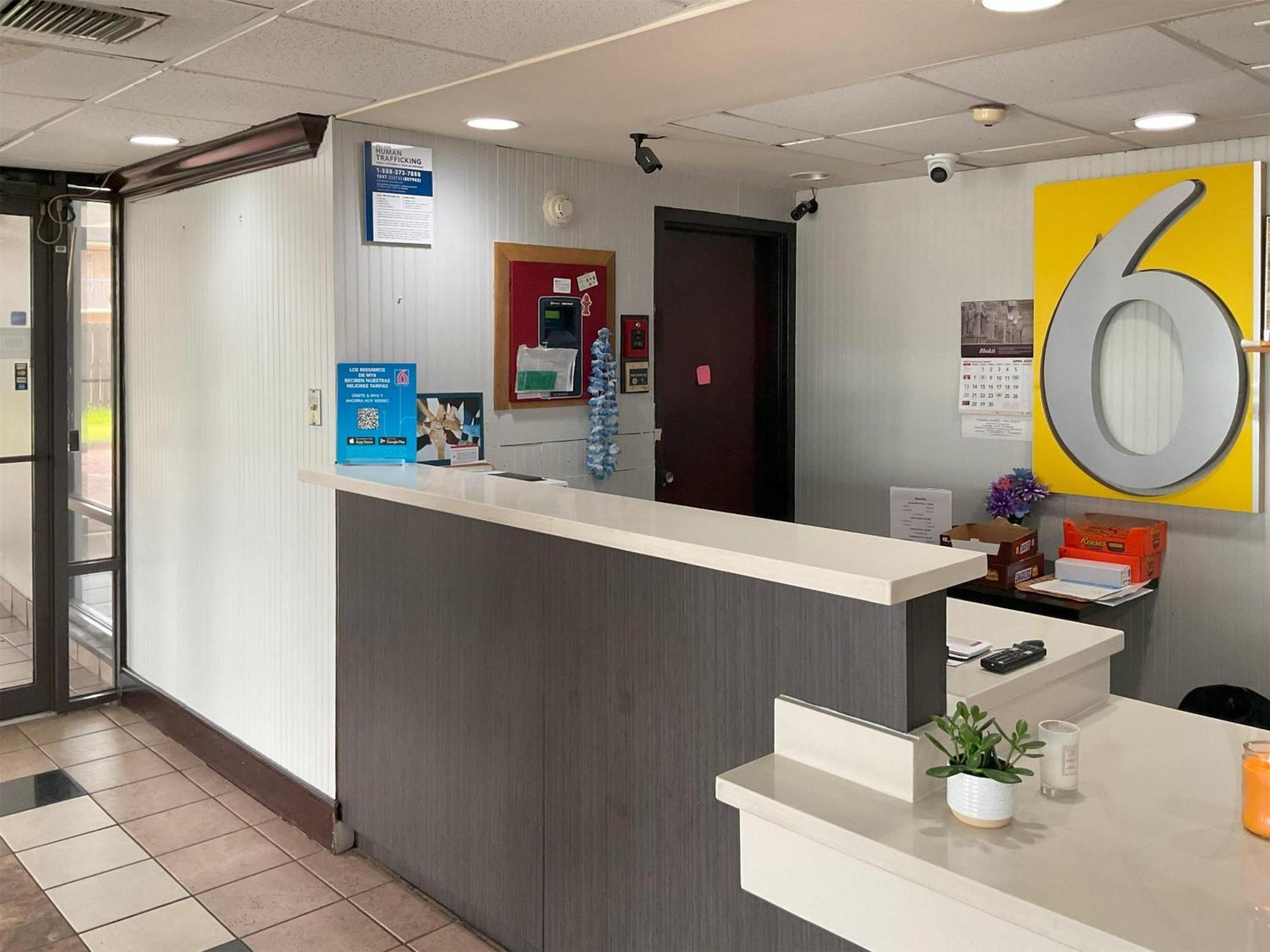Motel 6 Baton Rouge East, La I12 外观 照片